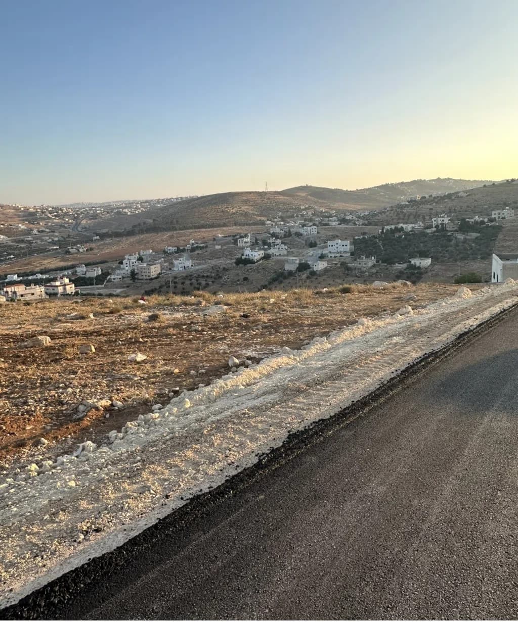 ارض_للبيع في أجمل مناطق ام حوض ( دغيليب )