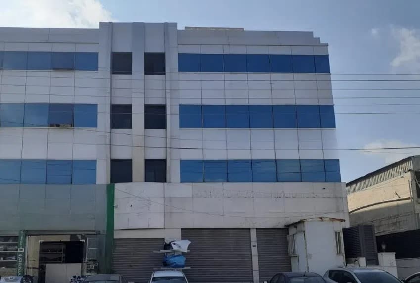 مجمع صناعي للبيع